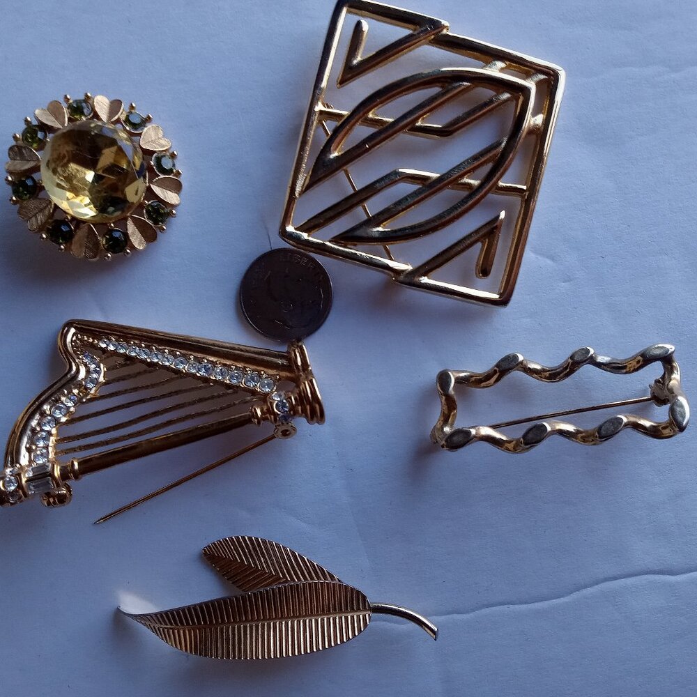 Lot of 5 Vintage Gold Tone Brooches